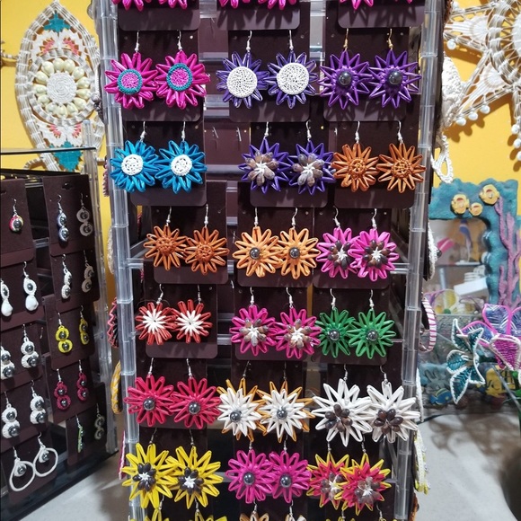 Local hand made earrings - Picture 4 of 6